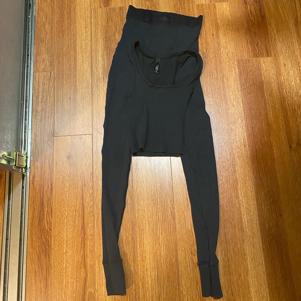 skims black set